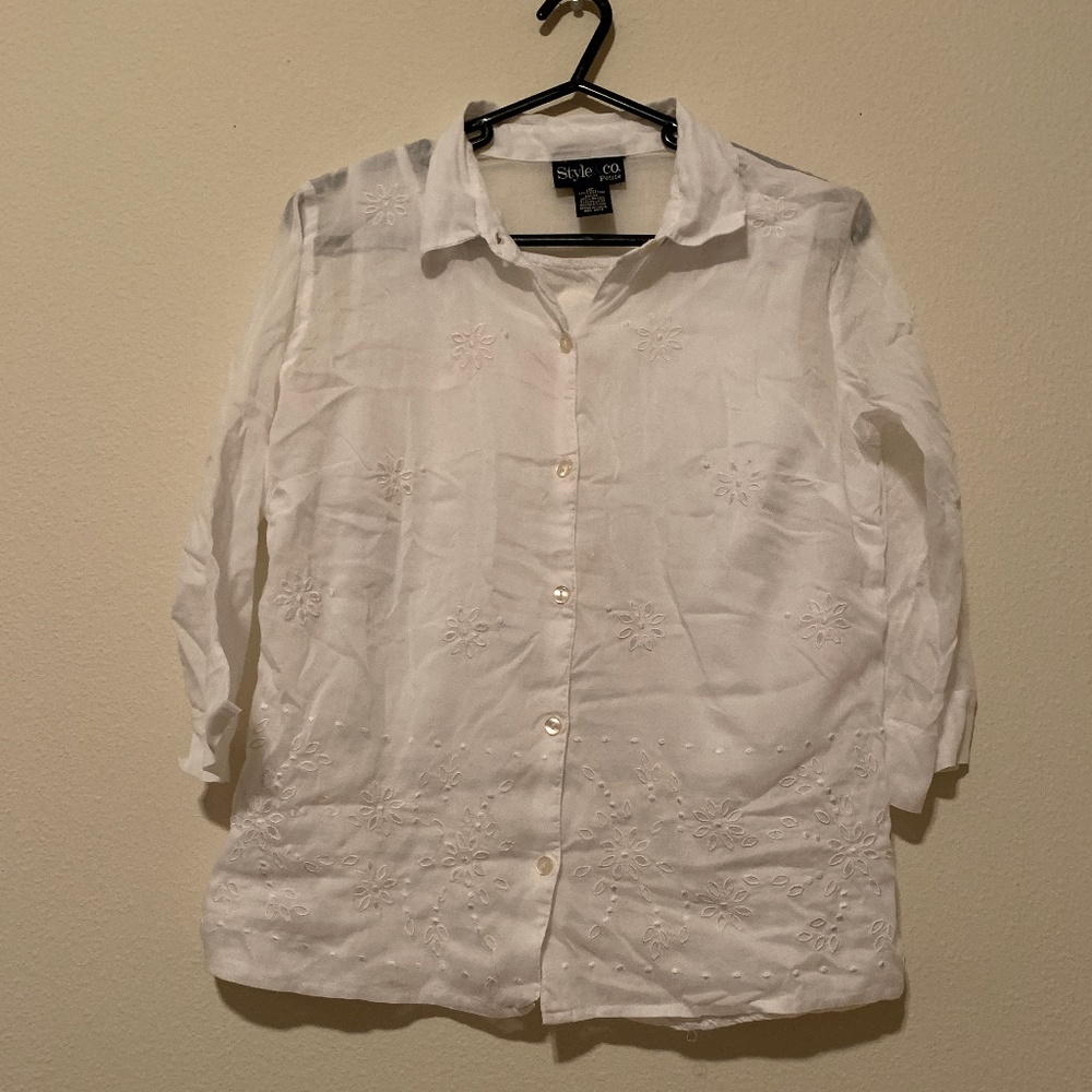 White Button-Down Shirt w/t Stitched Flowers - Picture 9 of 13